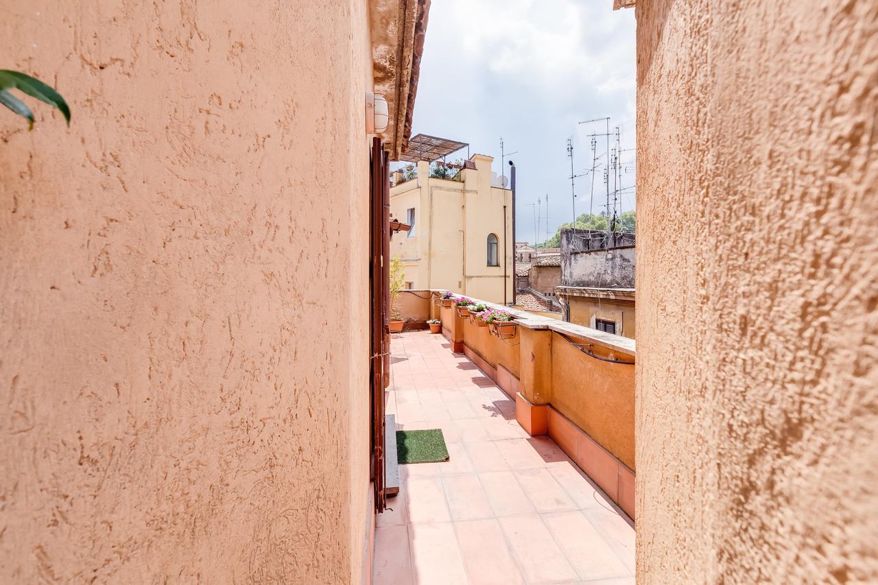 Romantic House With Terrace Экстерьер фото